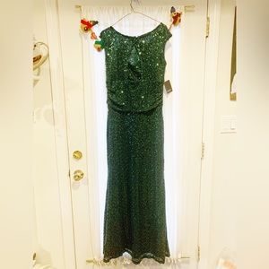 Forest green long sleeveless dress NEW very festive for the holidays
